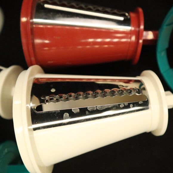 Salad Shooter Parts (11) No motor but the parts are in great shape. - Picture 5 of 16